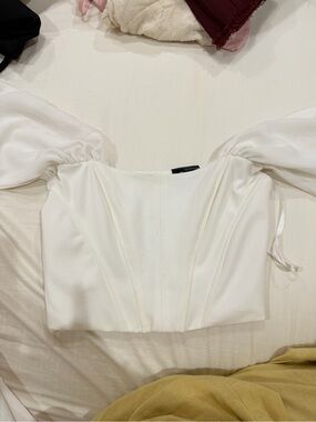 Women’s White off the shoulders Sleeve Corset Top